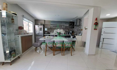 Oportunidade Única! Casa de Esquina Mobiliada com Lazer Completo – Pronta para Morar!