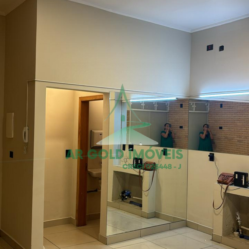 Oportunidade Imperdível: Loja Comercial à Venda em Perdizes!