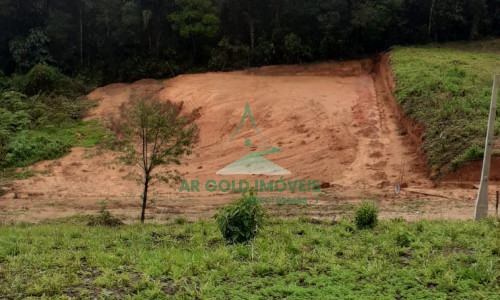 Terreno Exclusivo em Condomínio Fechado – Ibiúna | 1.000 m² Pronto para Construir!