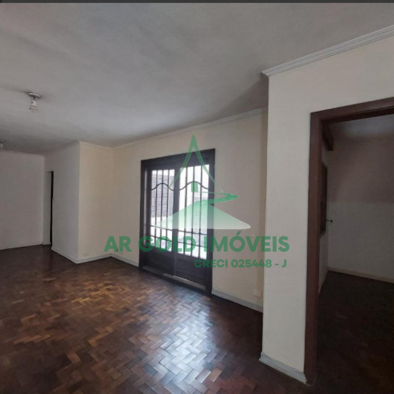 Oportunidade Única – Sobrado Espaçoso em Pinheiros, Rua Antônio Bicudo!