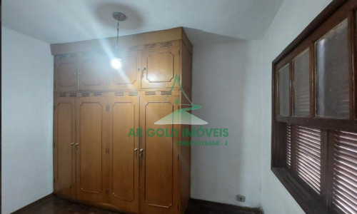 Oportunidade Única – Sobrado Espaçoso em Pinheiros, Rua Antônio Bicudo!