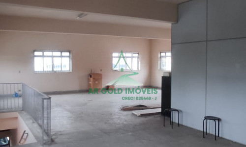 Amplo Espaço Comercial para Locação na Rua Pirajussara