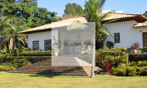 Oportunidade Imperdível! Imóvel com 3 residências no mesmo terreno – ideal para morar e investir!